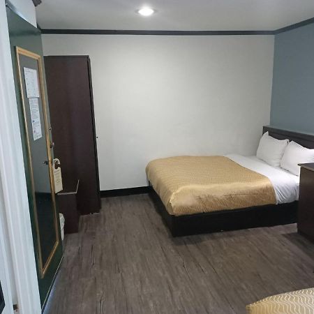 Holiday Business Hotel Taitung Bagian luar foto
