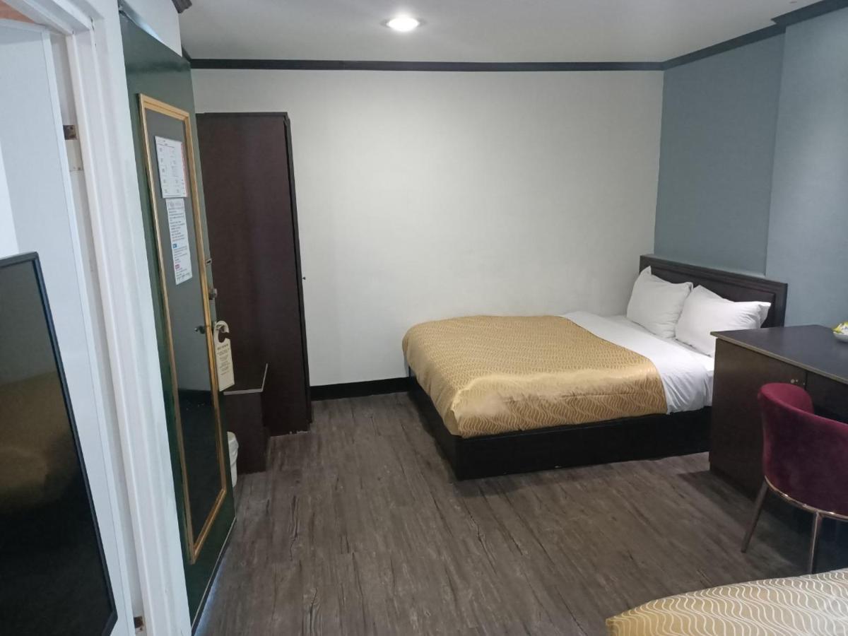 Holiday Business Hotel Taitung Bagian luar foto