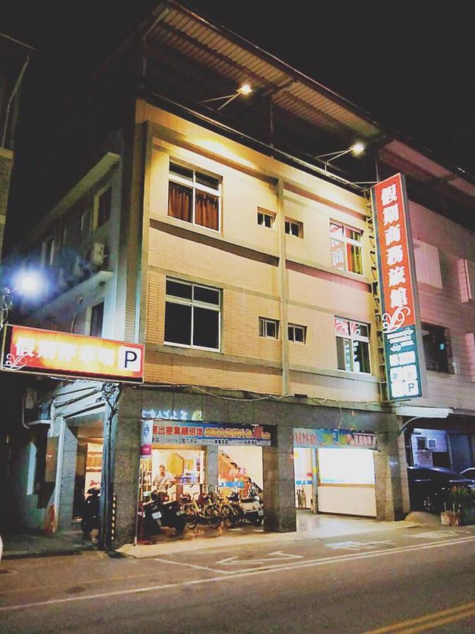 Holiday Business Hotel Taitung Bagian luar foto