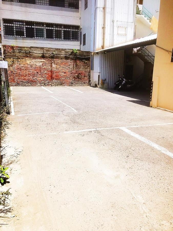 Holiday Business Hotel Taitung Bagian luar foto